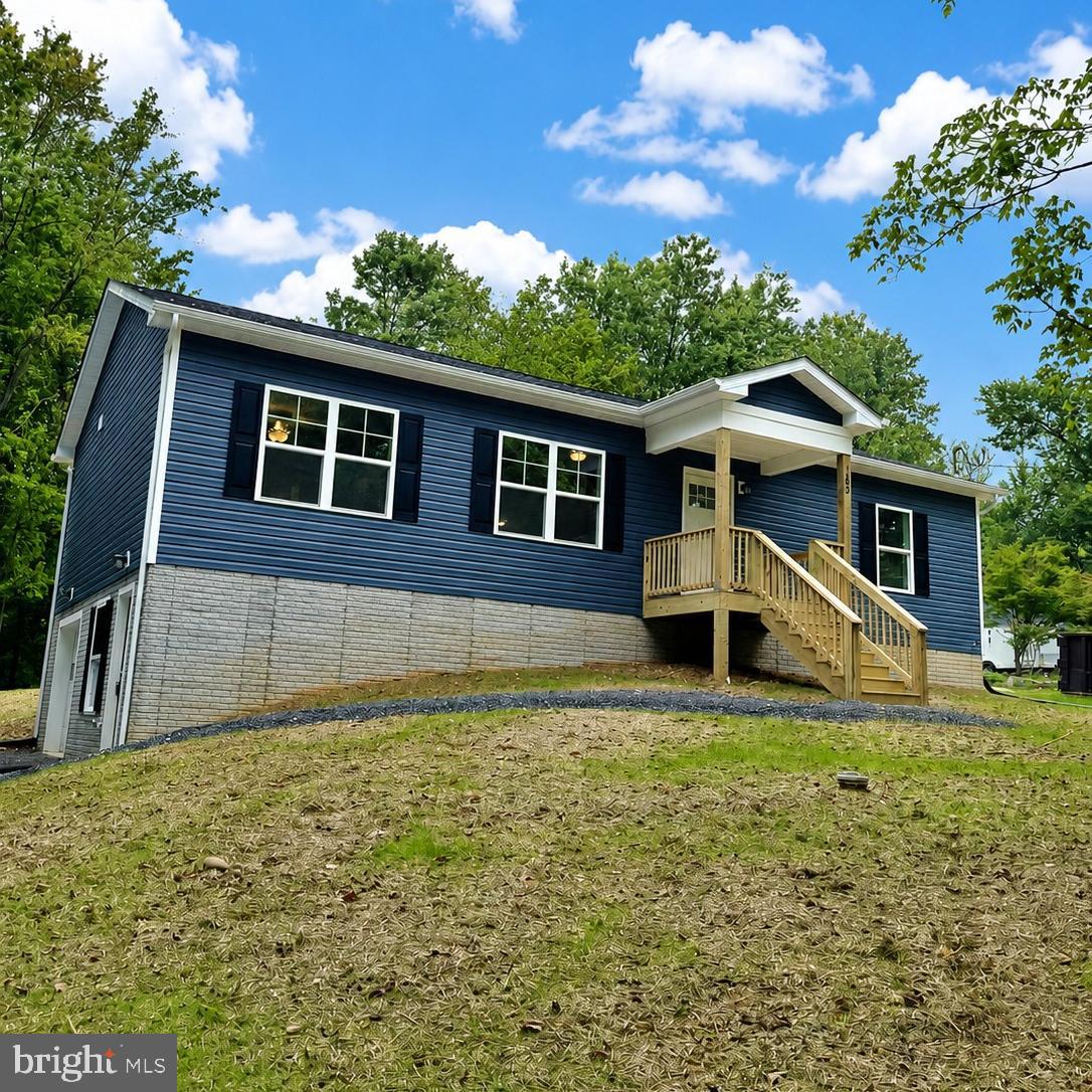 183 Foothill Lane