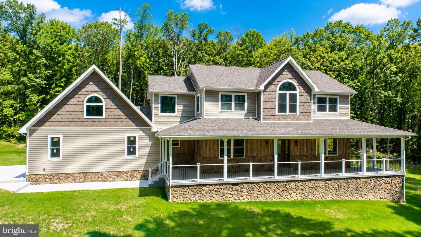 114 Dripping Spring Rd, Morgantown