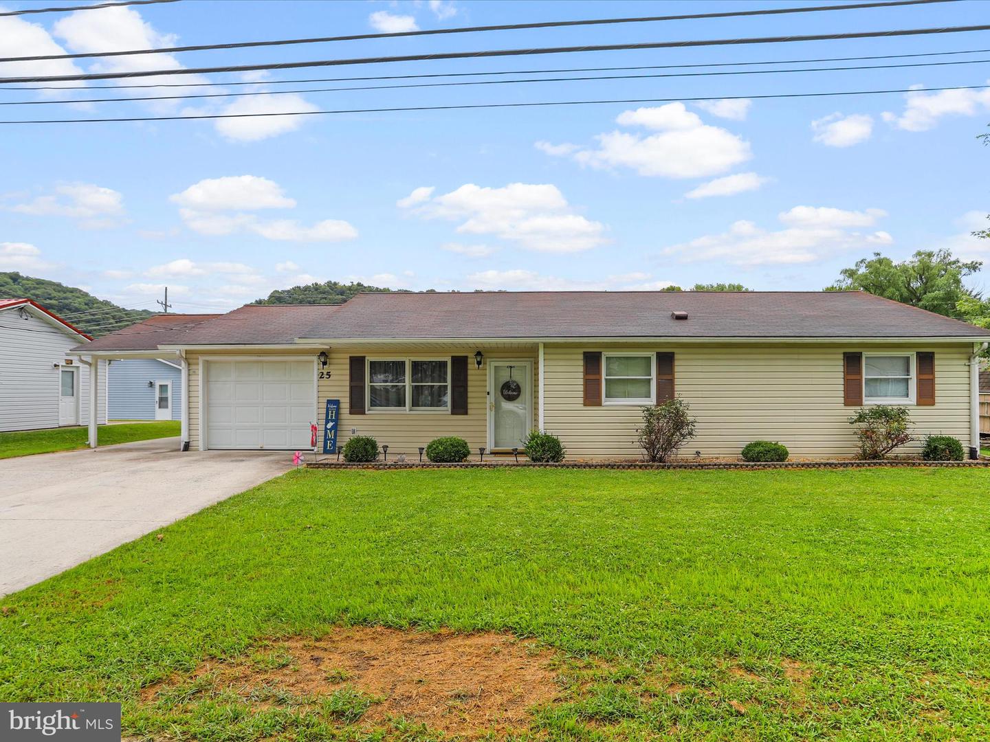 25 S Hummingbird Street, Keyser