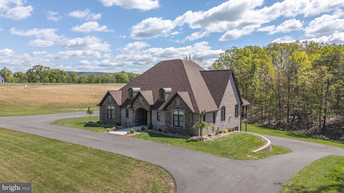 113 N Lakewood Drive