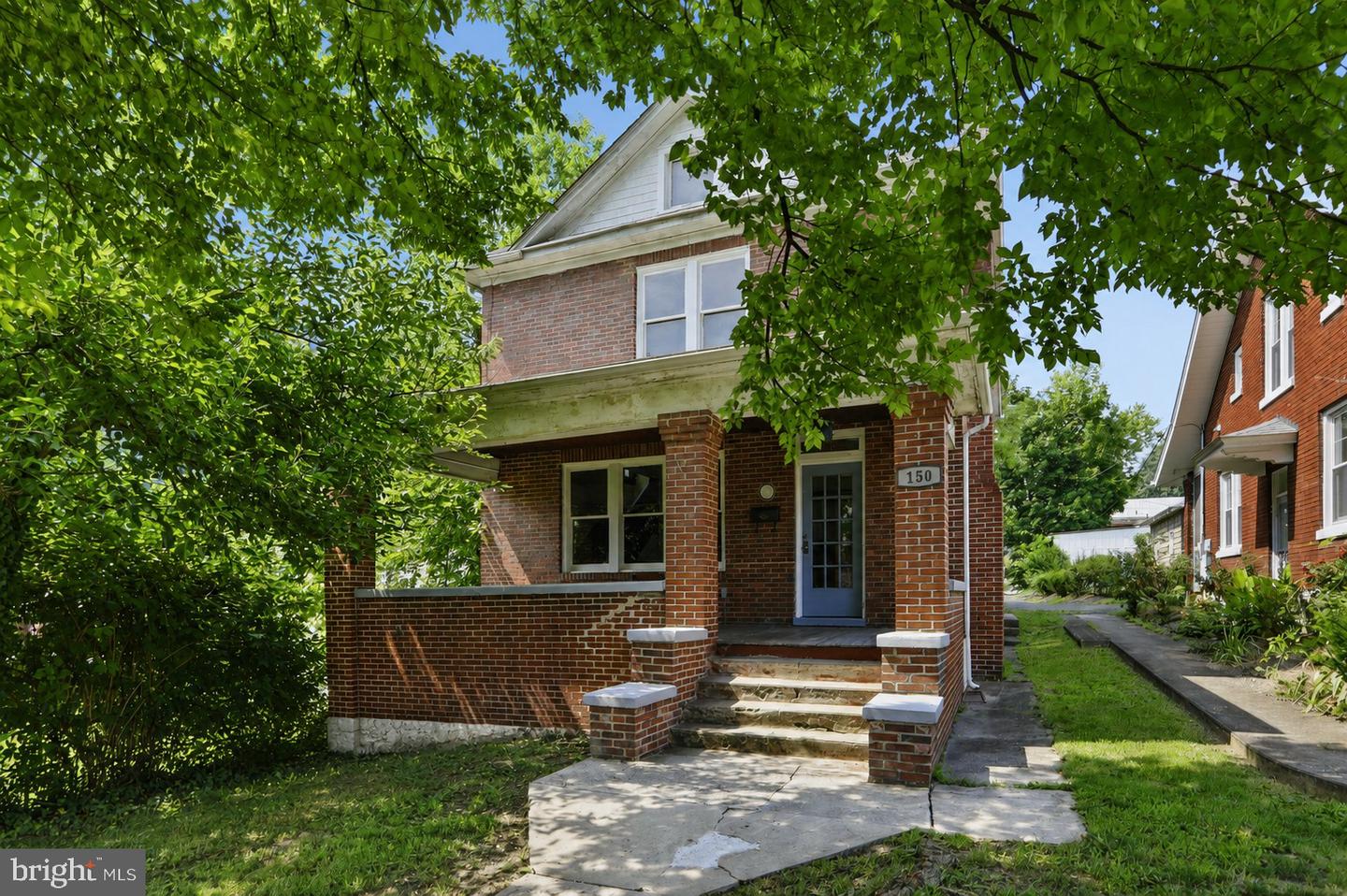 150 Center Street, Keyser