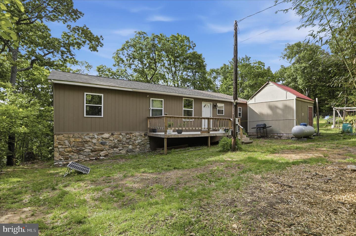 936 Johnny Cake Rd