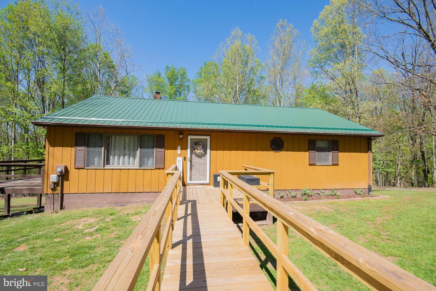 405 Hope Acres Drive, Berkeley Springs