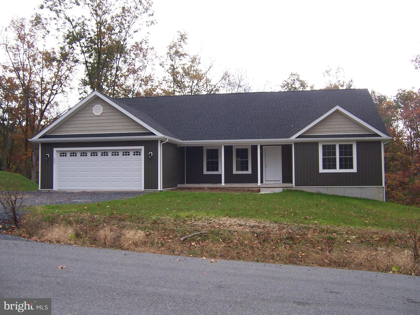 223 Fairview Oaks Lane, Berkeley Springs