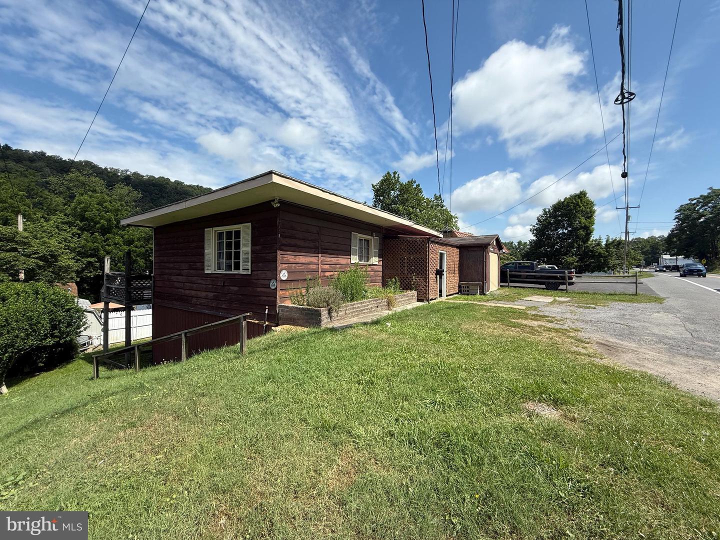 892 S Washington Street, Berkeley Springs