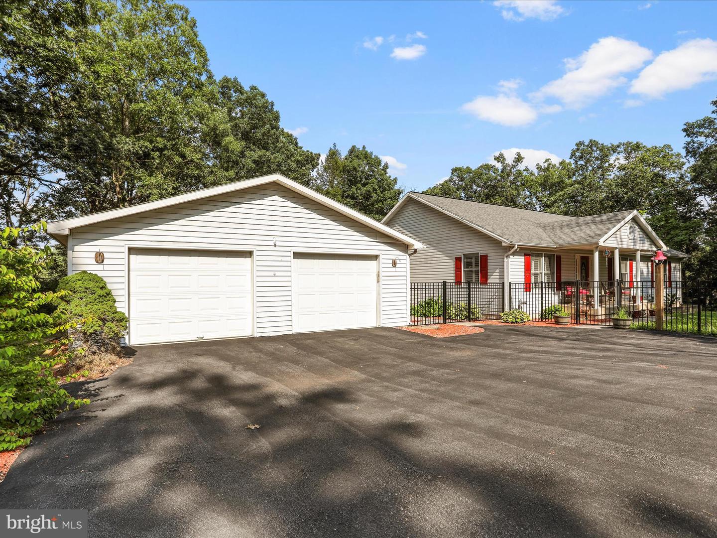 10 Winnipeg Lane, Hedgesville