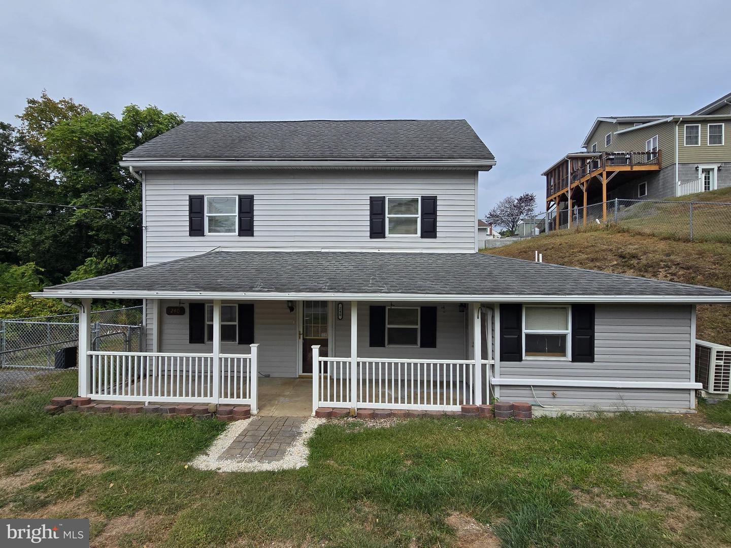 240 Ewing Street, Berkeley Springs