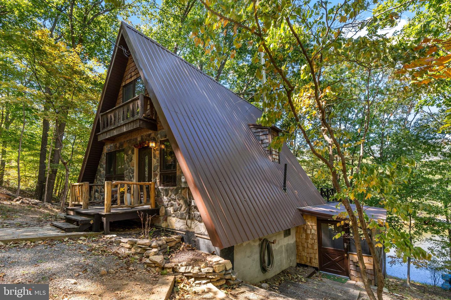 302 Tuscarora Trail, Berkeley Springs
