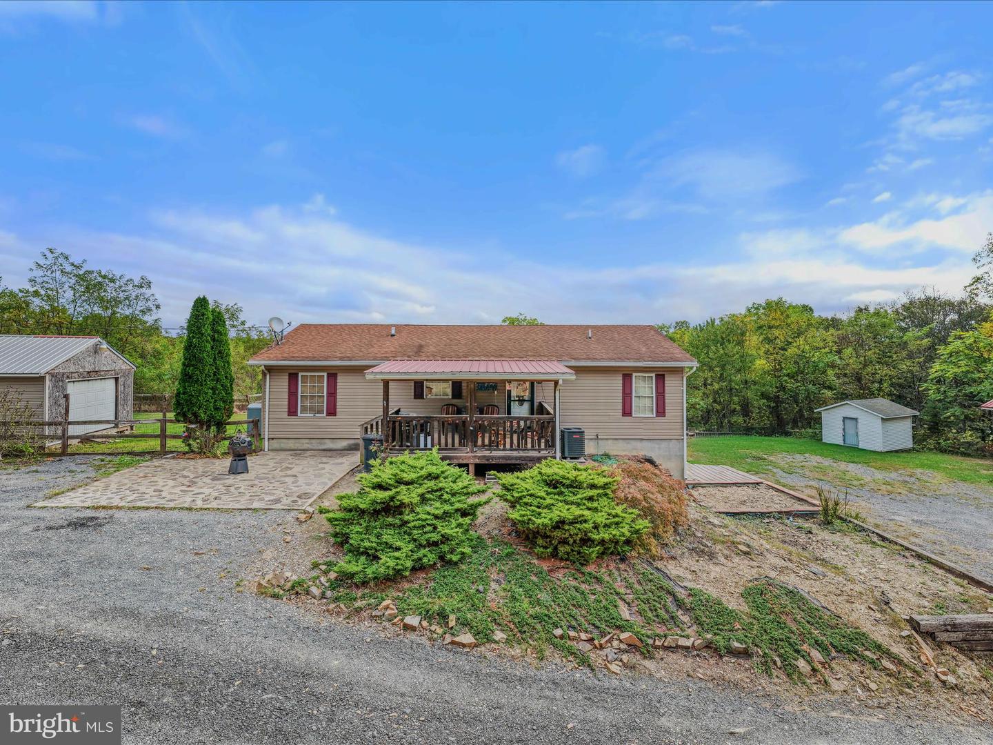 193 Idris Lane, Berkeley Springs