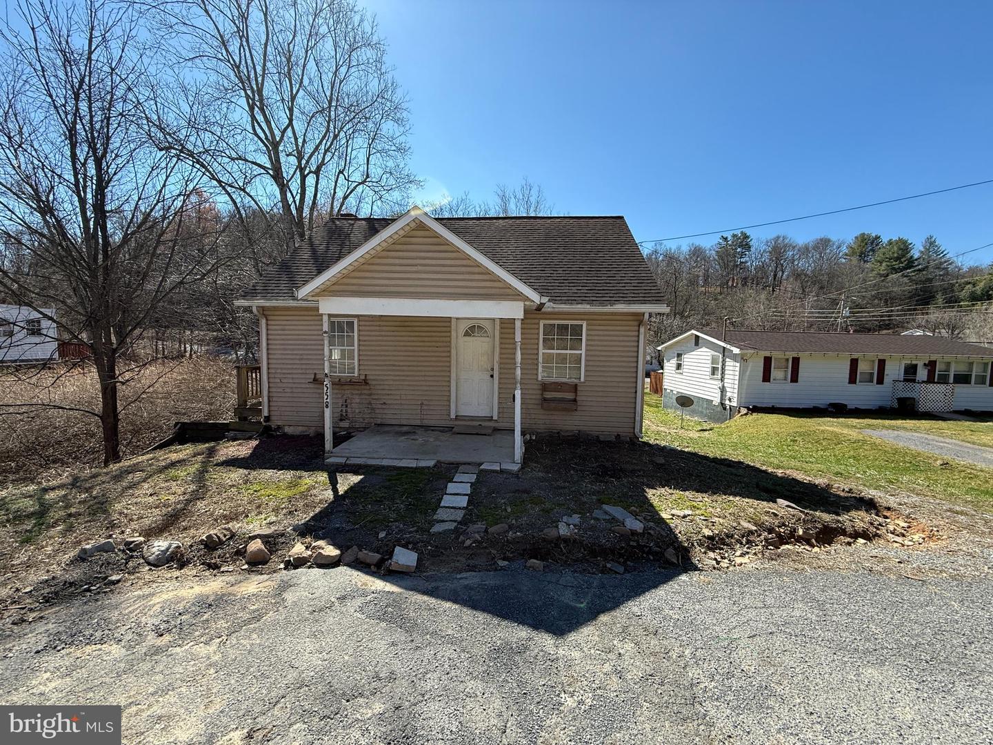 558 Martinsburg Road, Berkeley Springs