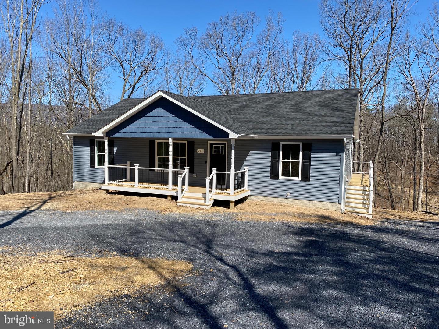 256 Roundtop Ln, Berkeley Springs