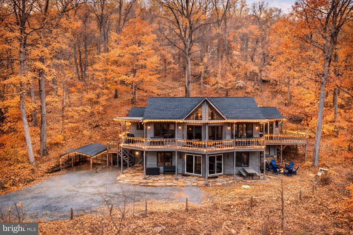 579 Bobcat Drive, Berkeley Springs