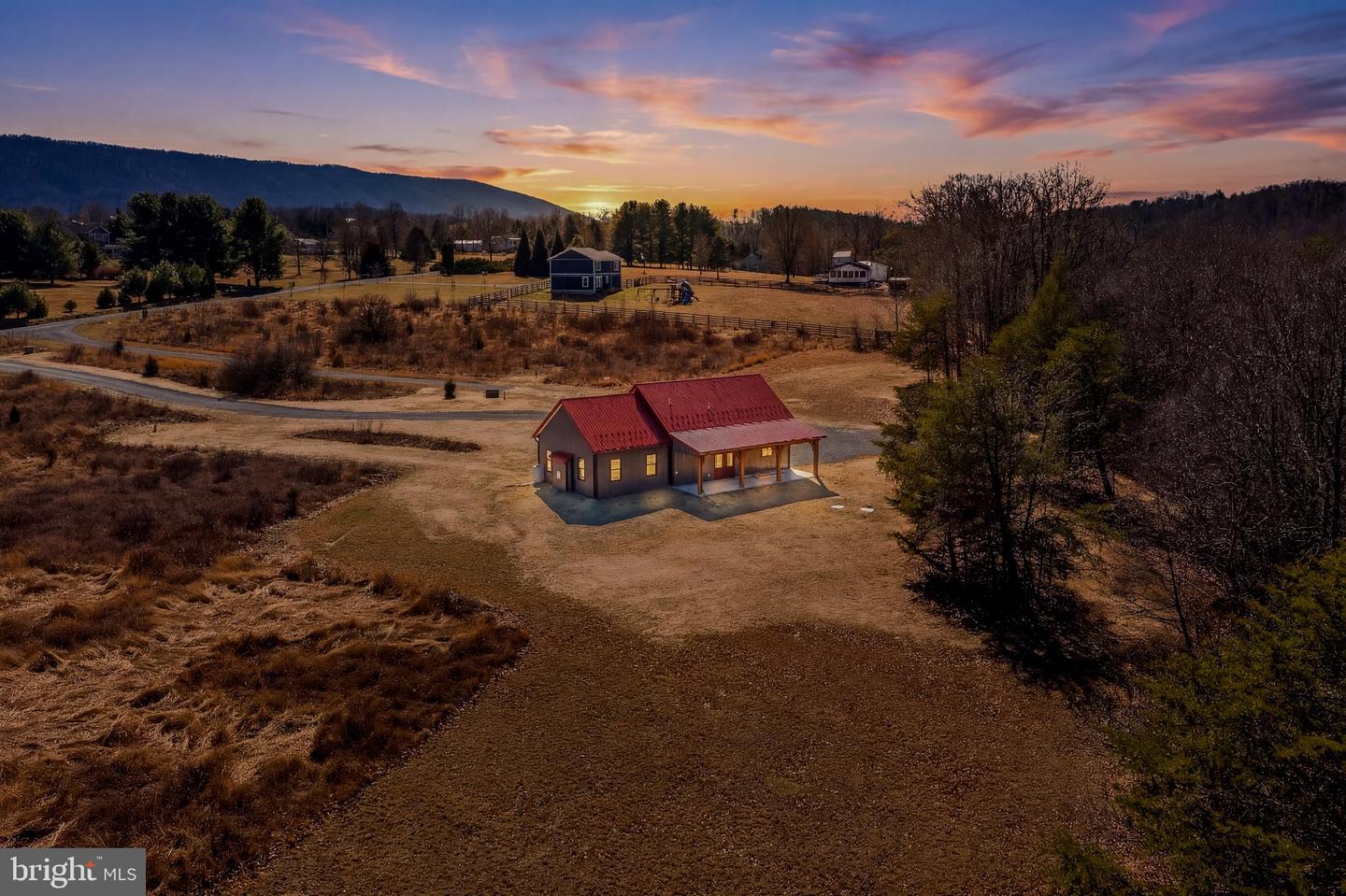 237 Foggy Bottom Lane, Berkeley Springs