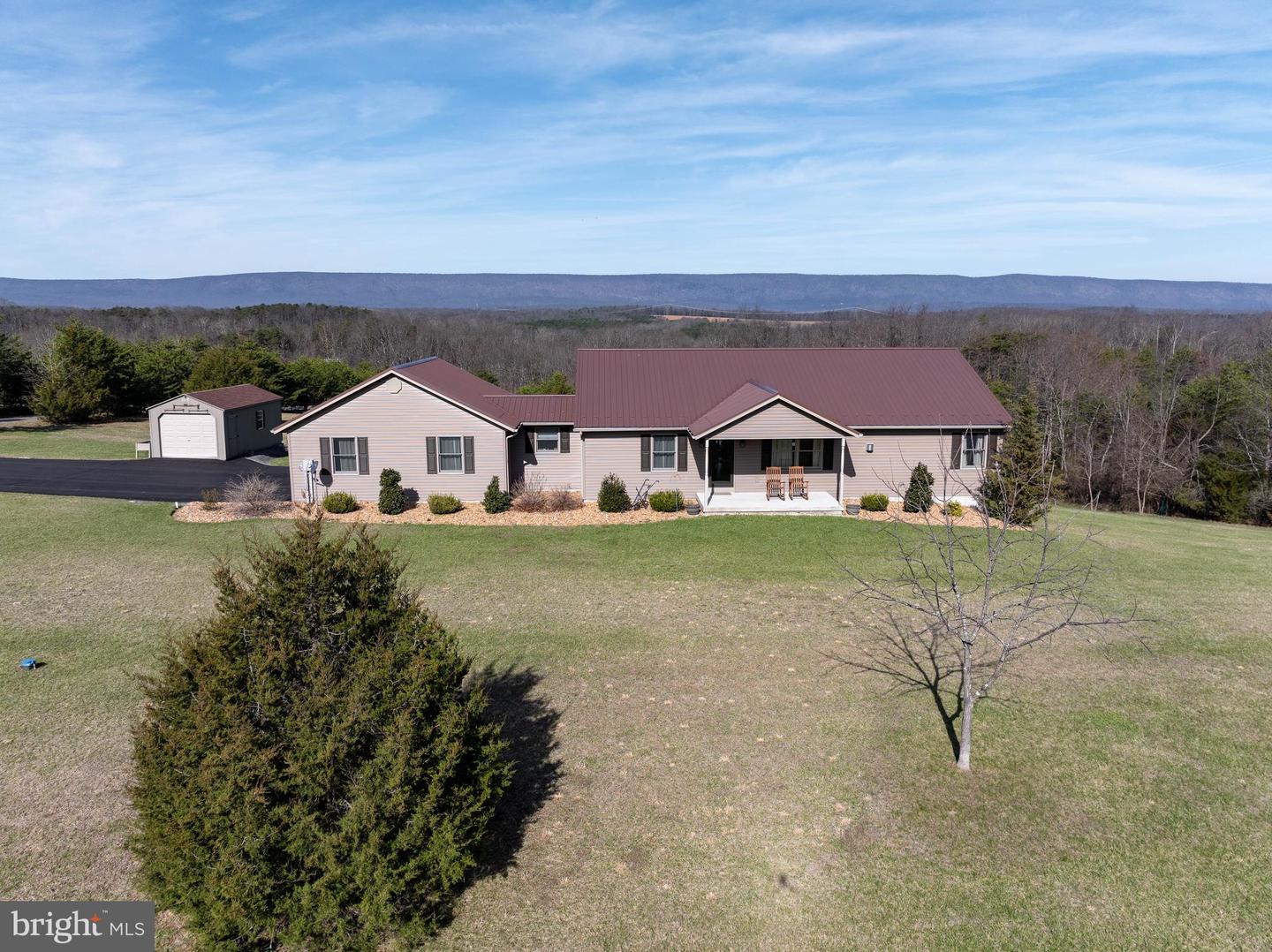 10 Jordan Hollow Lane, Berkeley Springs