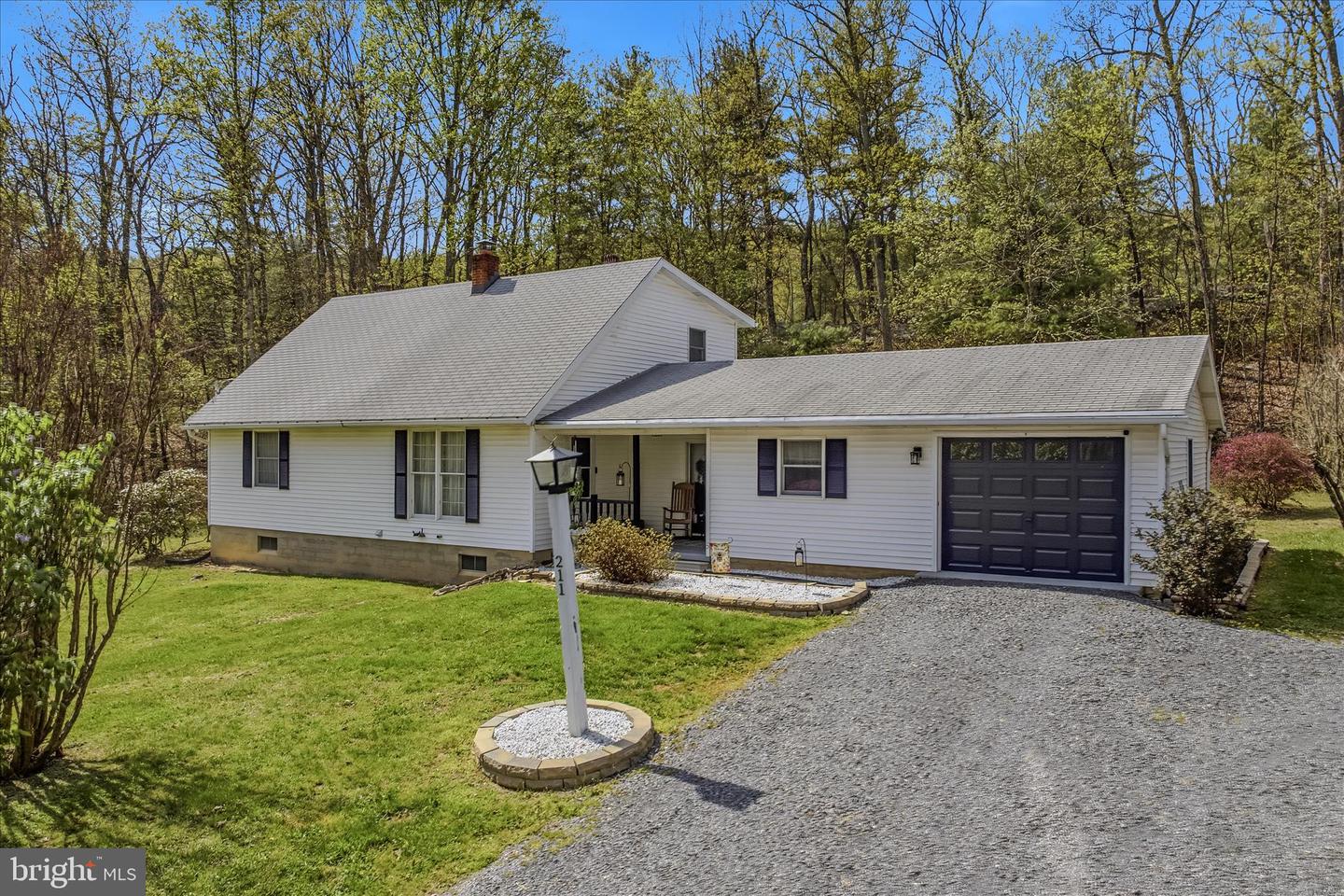211 Crestview Lane, Berkeley Springs