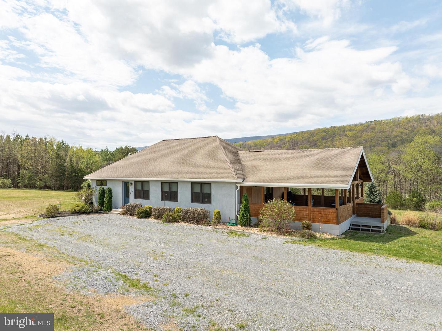 30 Clara Lane, Berkeley Springs