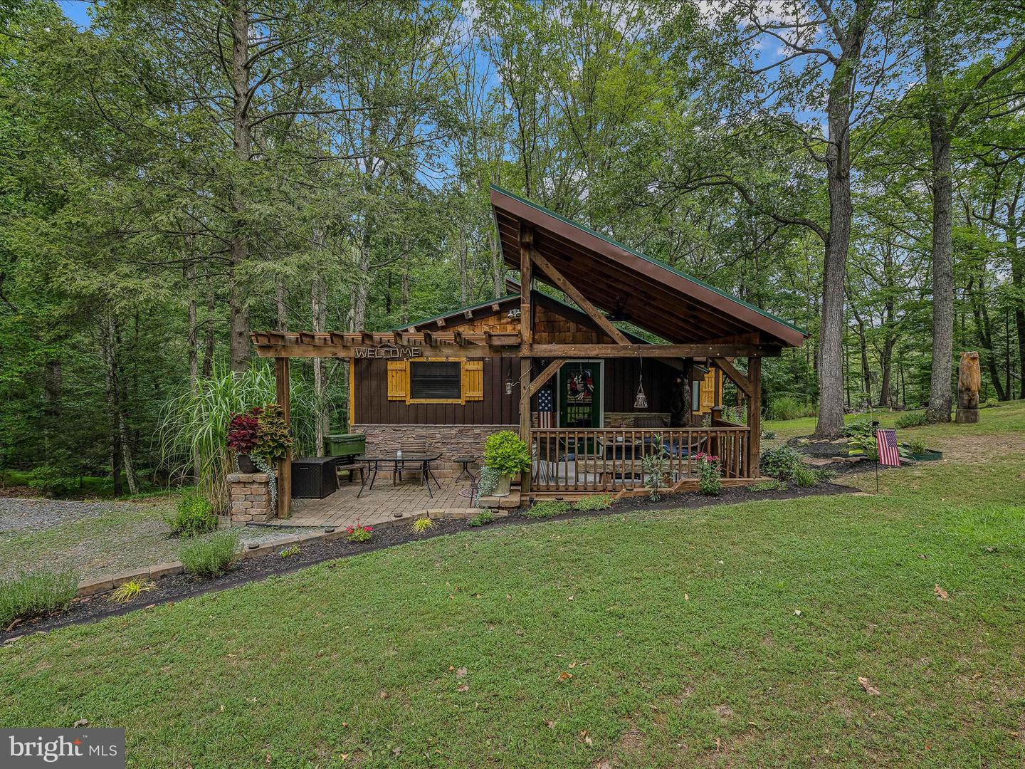 237 Redbud Ln