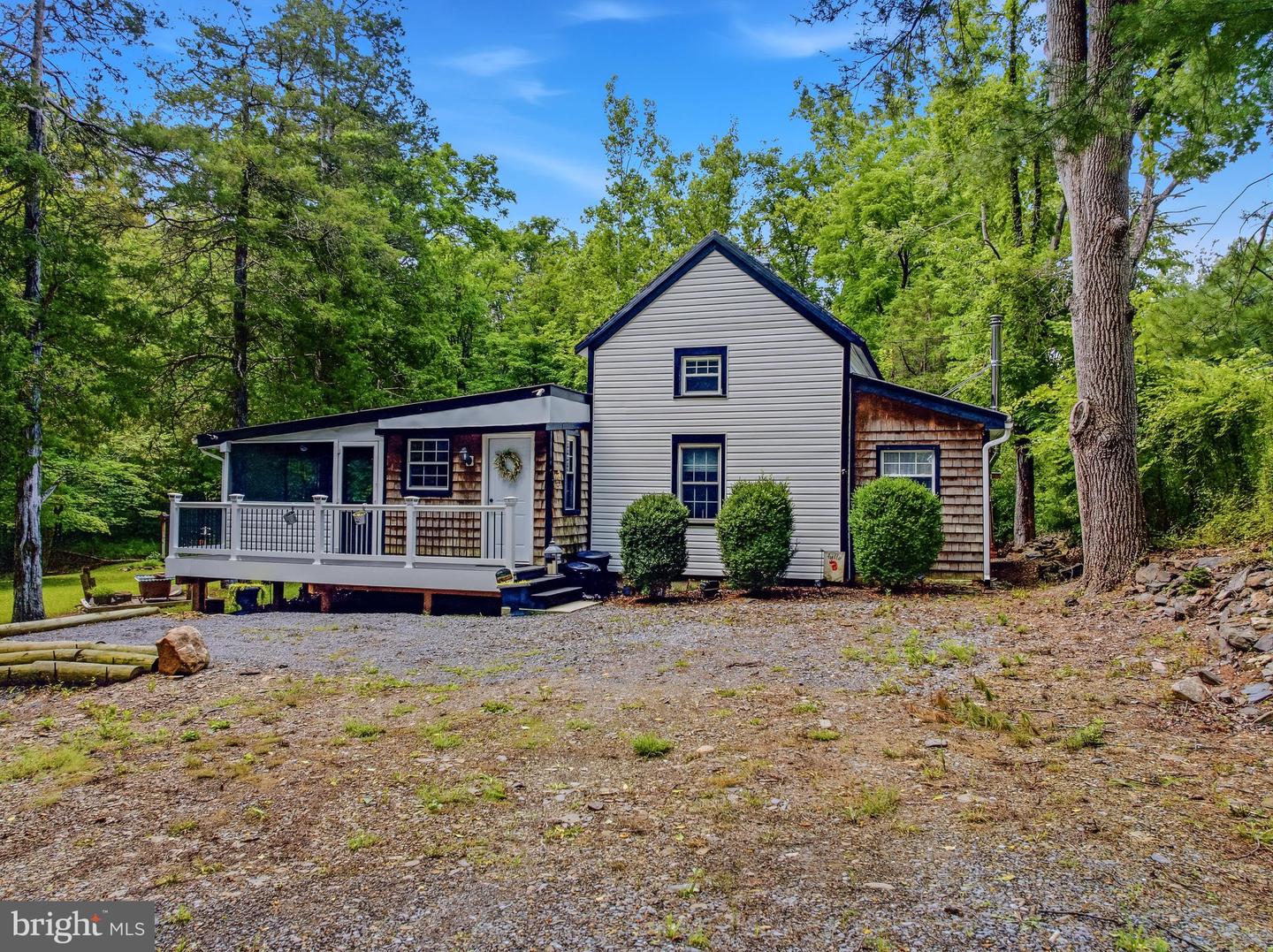 6485 Cacapon Rd
