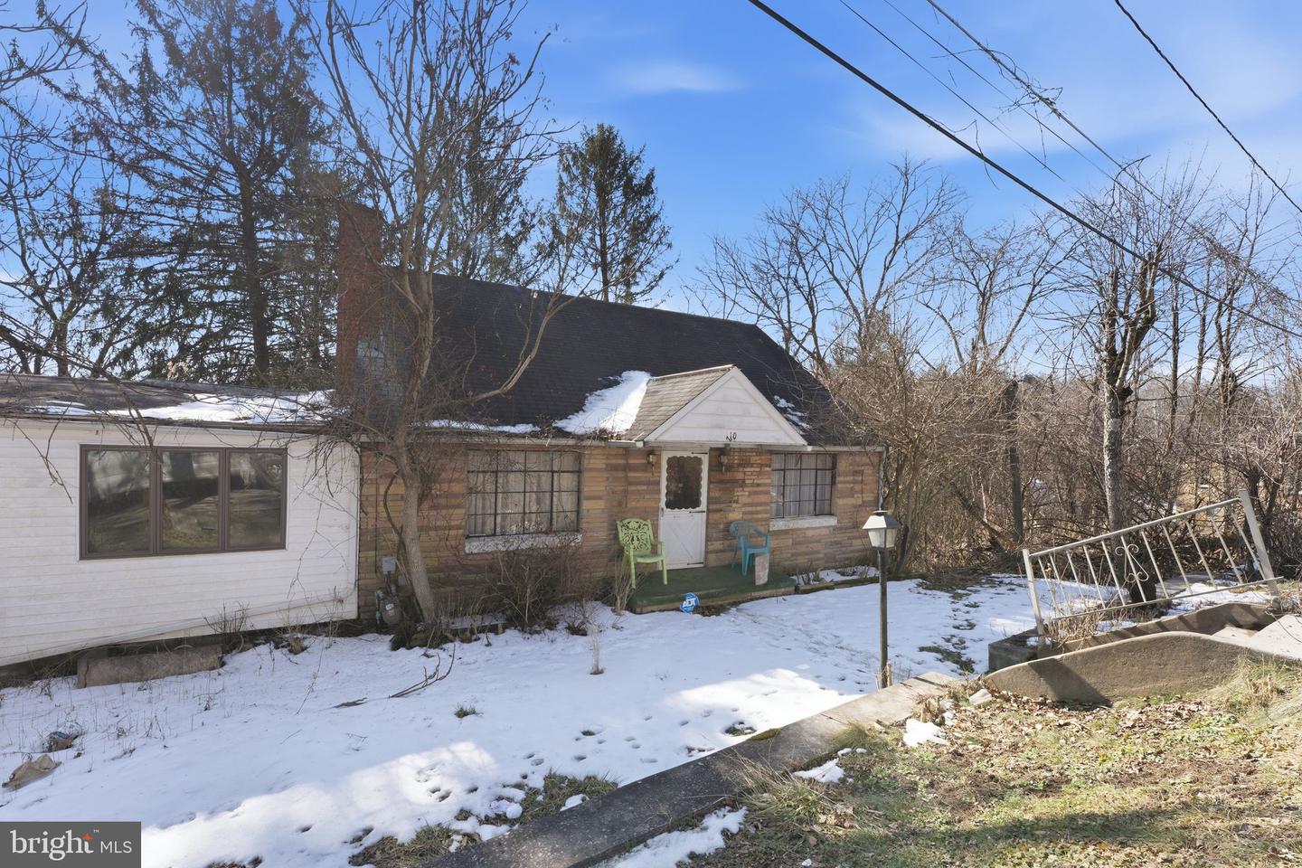 210 Roberts Street
