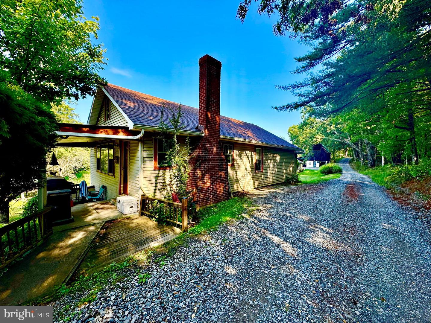 624 Arnold Hill Road, Elkins