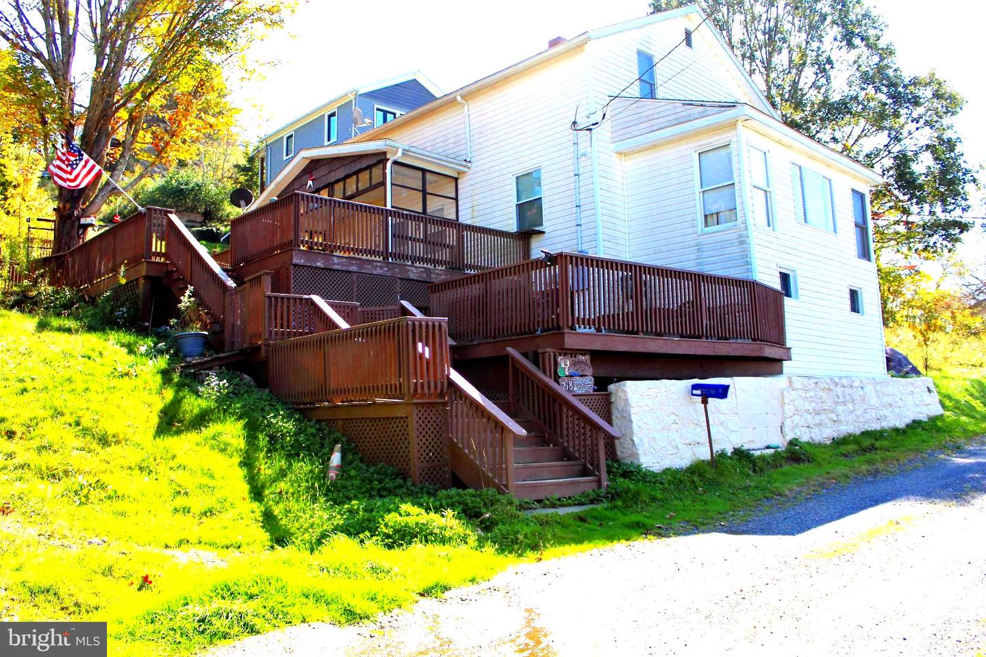 218 Birch Alley, Thomas